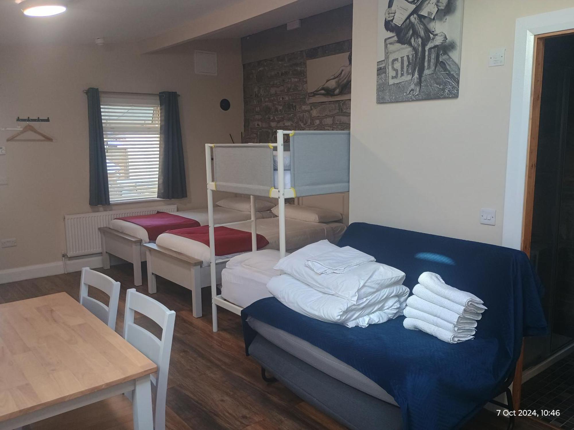 Matty'S Pub - Apartment'S Карлоу Екстер'єр фото