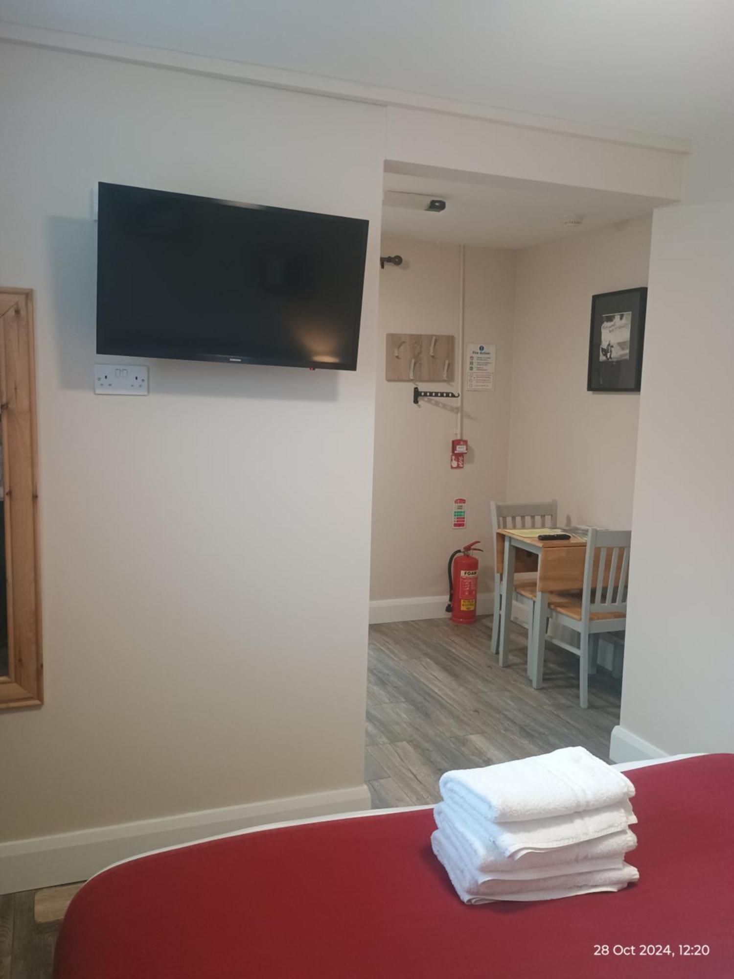 Matty'S Pub - Apartment'S Карлоу Екстер'єр фото